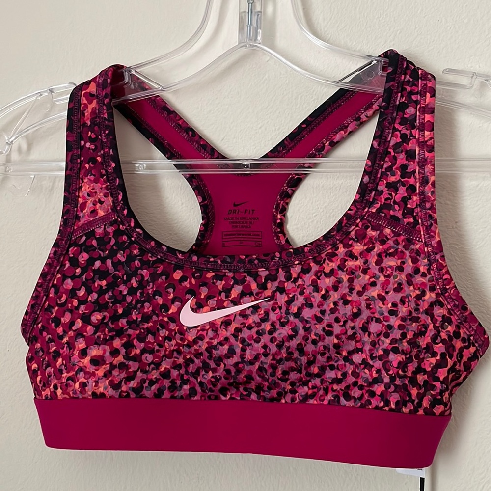 Nike sports bra girls size small NWT